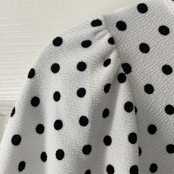 NWT stretch crepe polka dot top - Picture 2 of 4